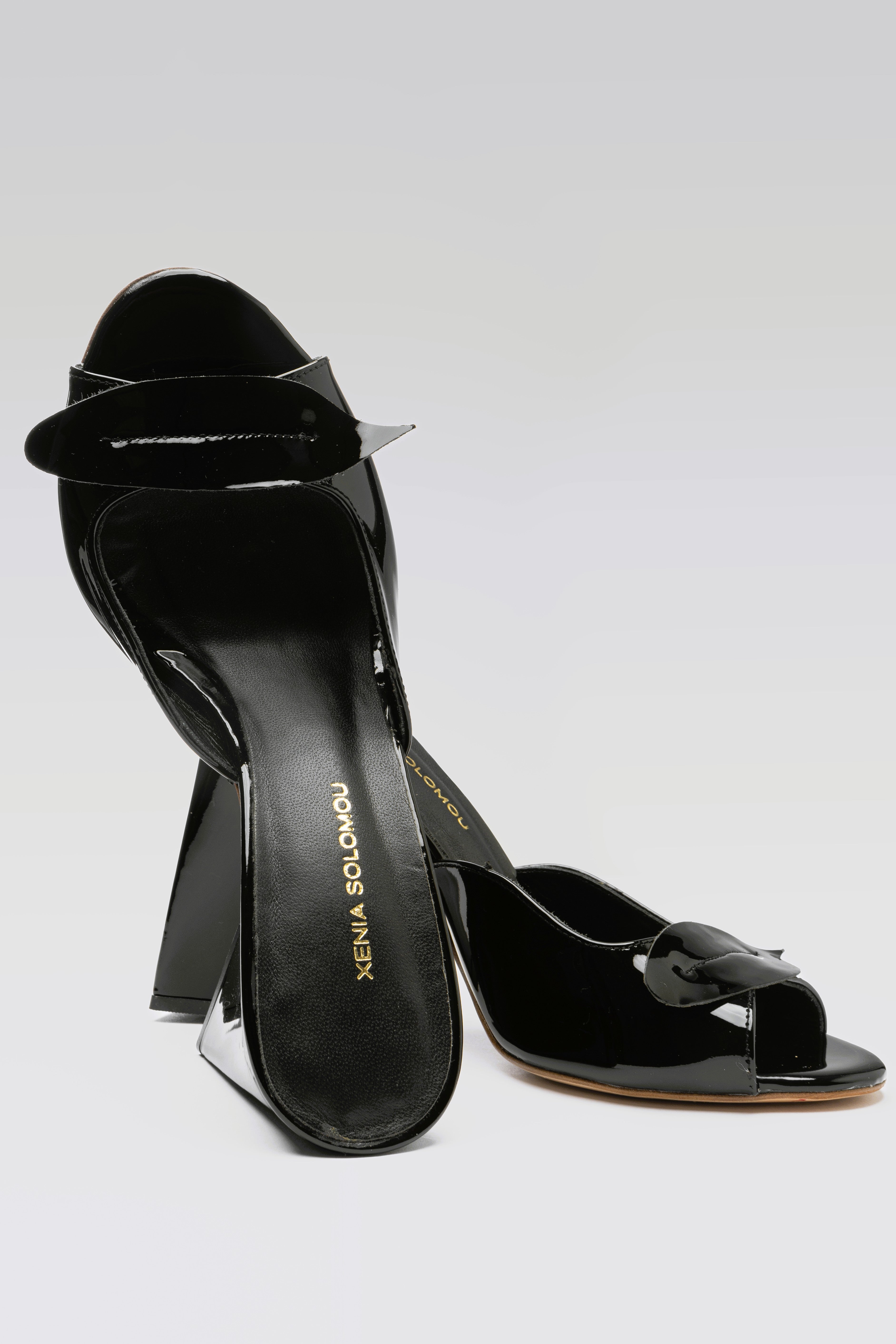 HAVANA BLACK SLIPPERS 9.5