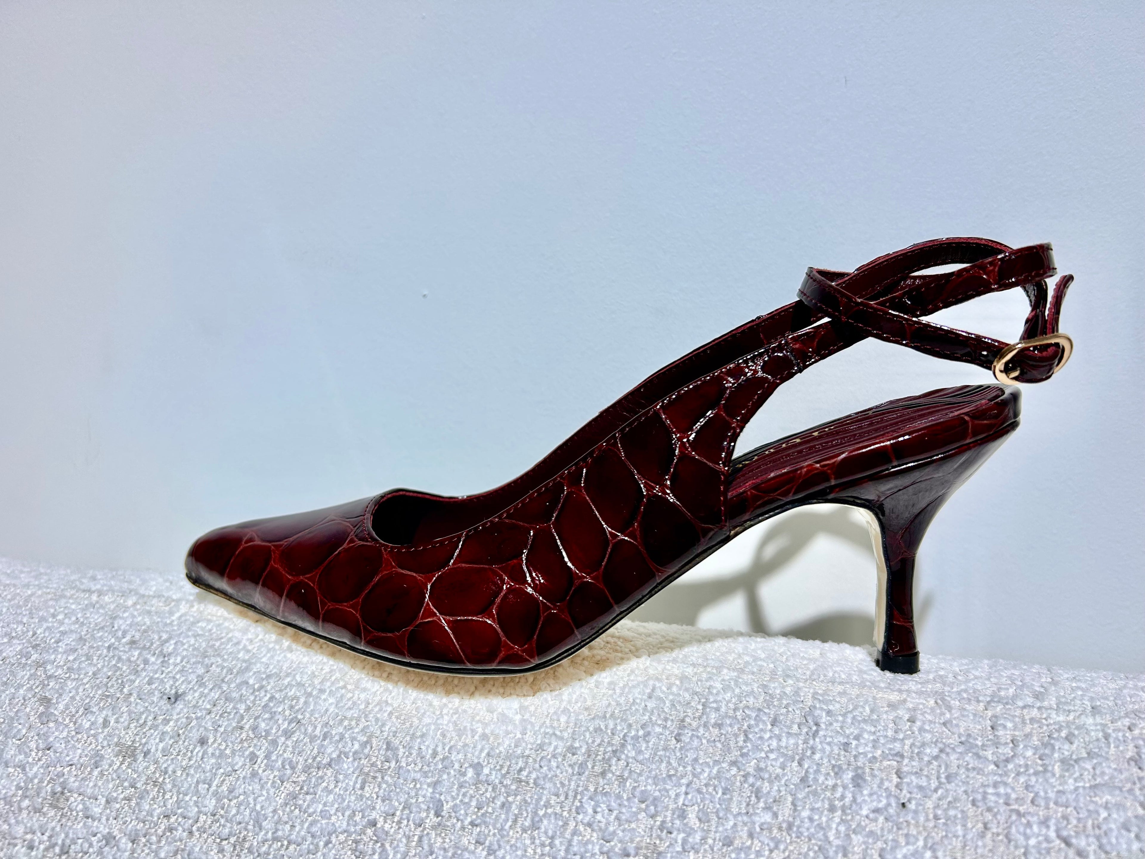 PUMPS WINE BURGUNDY PONY 6.5