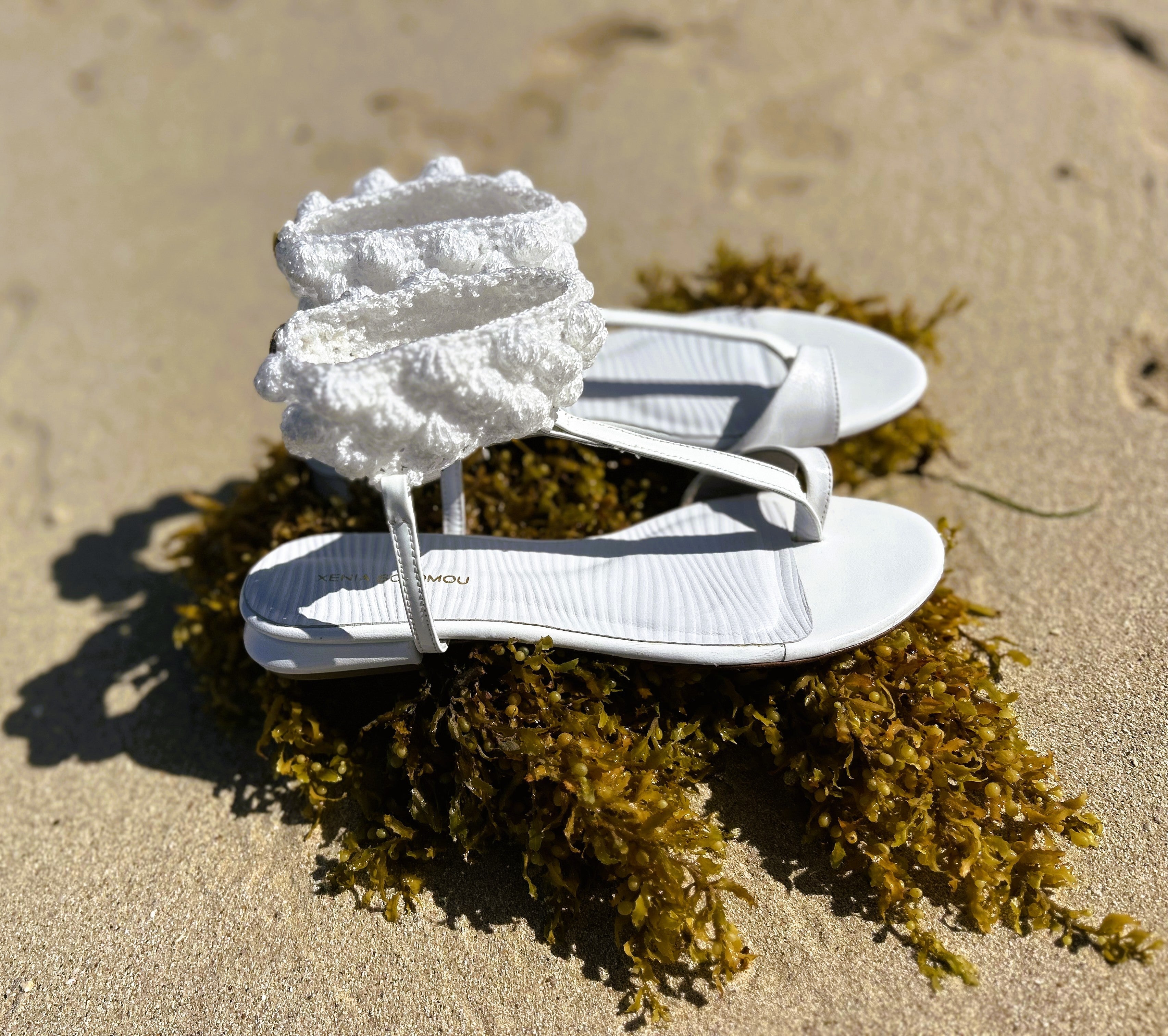 LAURA FLATS XENIA SOLOMOU