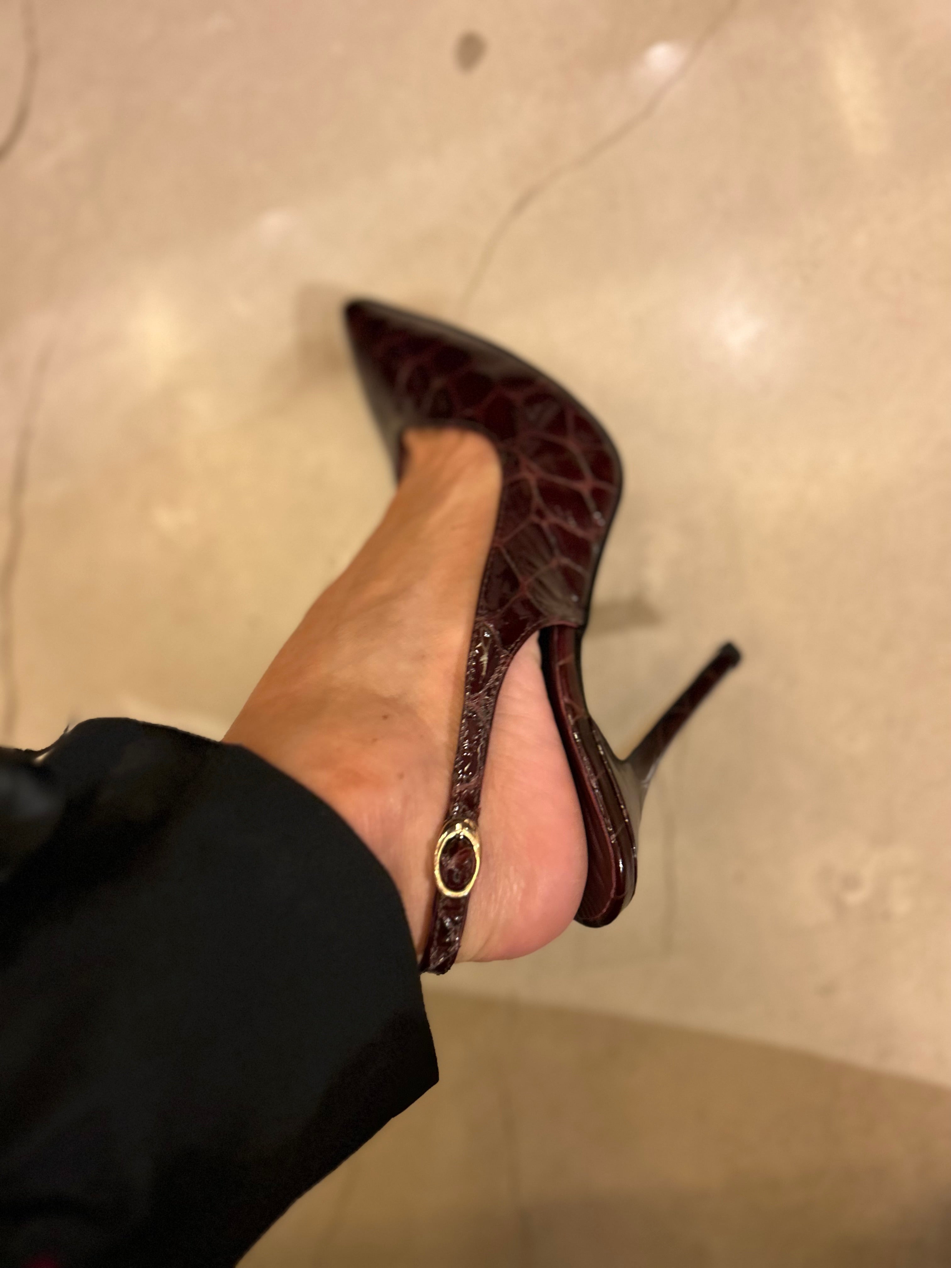 PUMPS WINE BURGUNDY 9.5